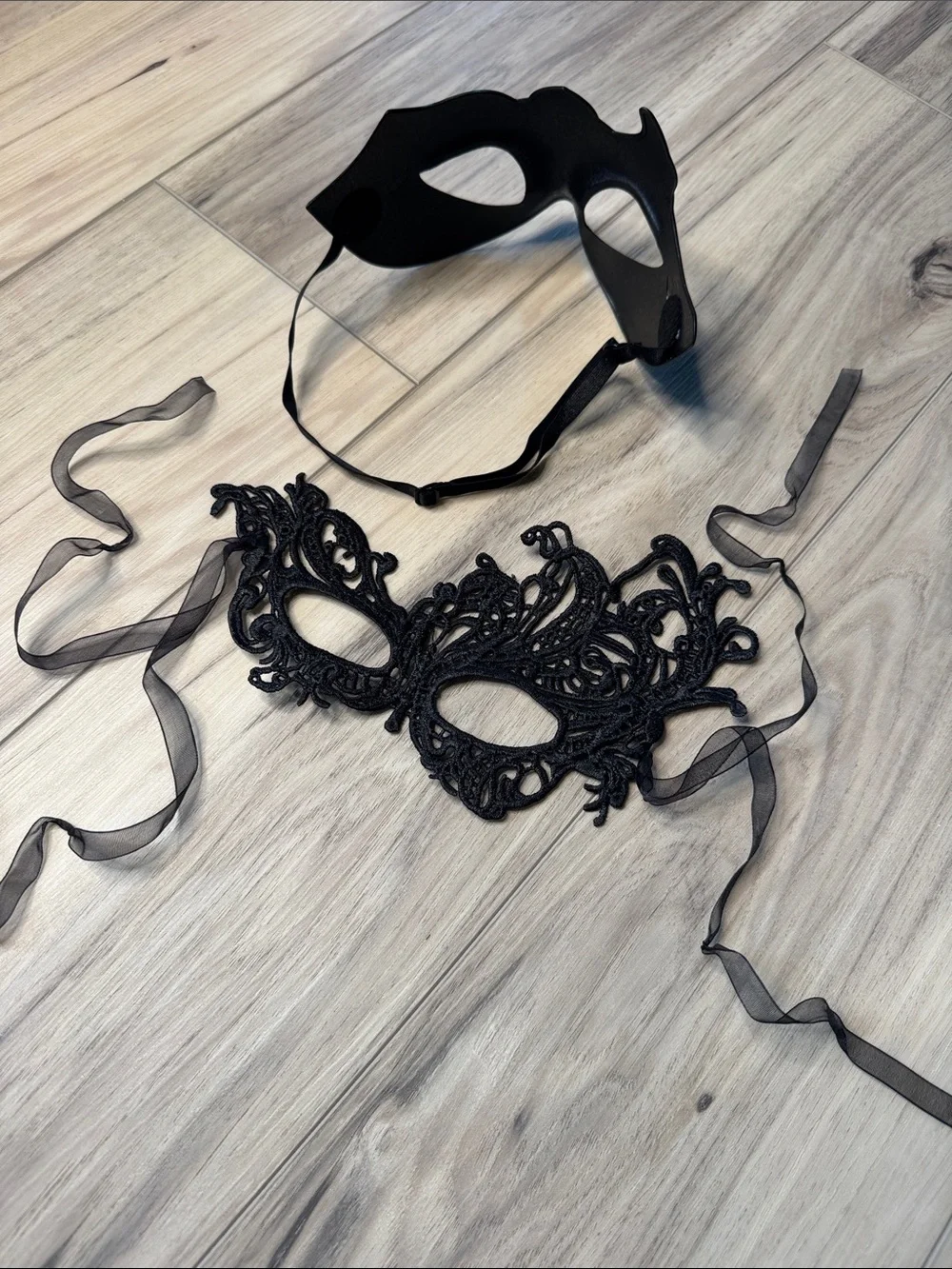 Couples masquerade mask set